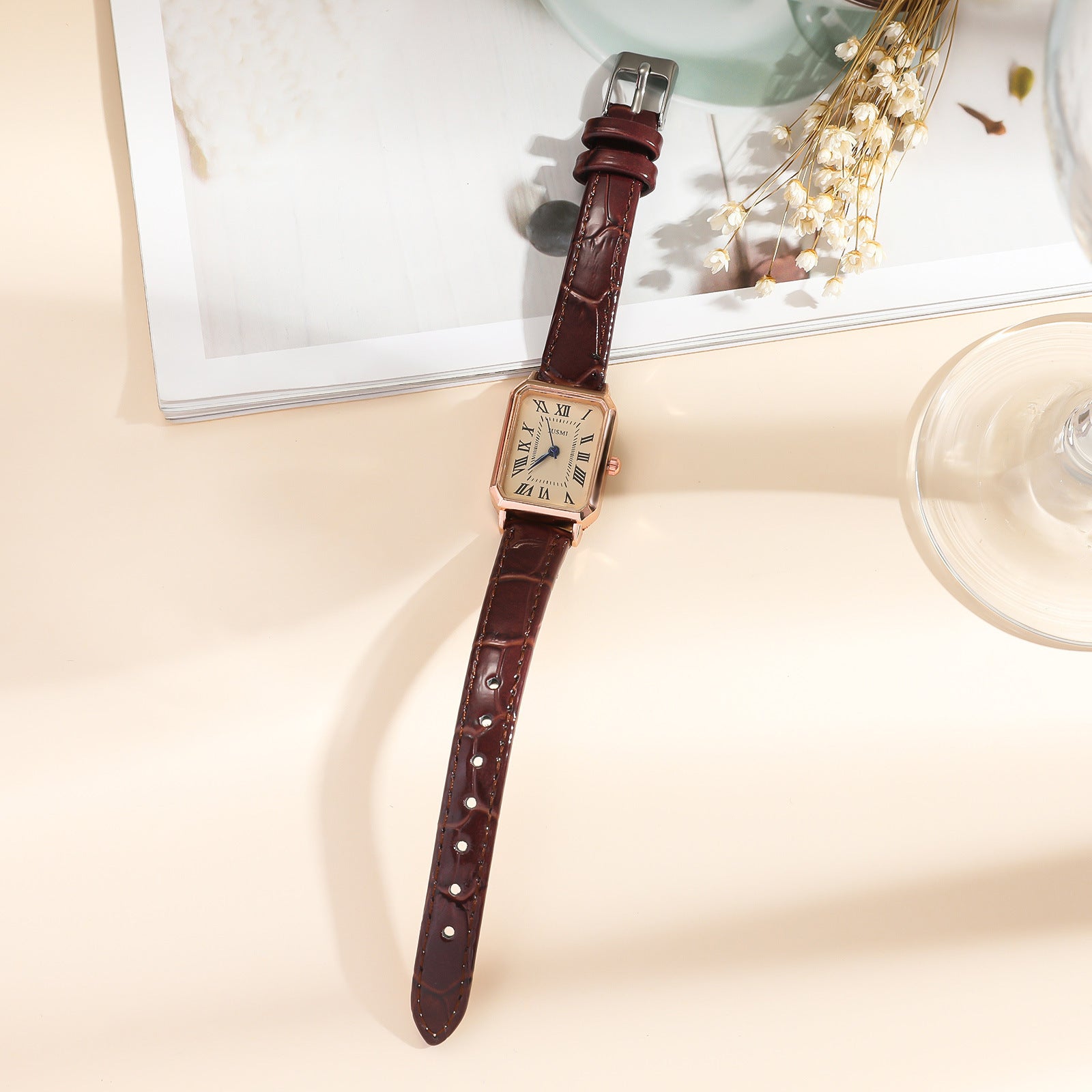 Women’s Square Quartz Watch
Timeless Elegance, Modern Style