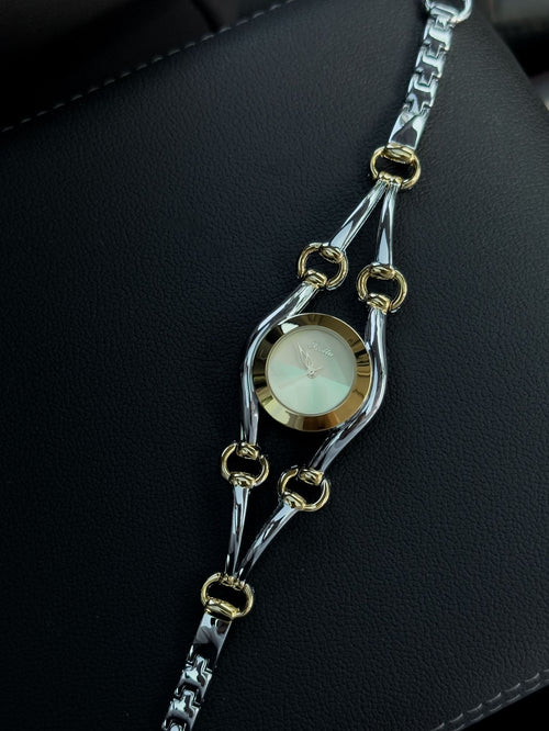 Casual and Versatile Women's Watch with Niche Hollow Design