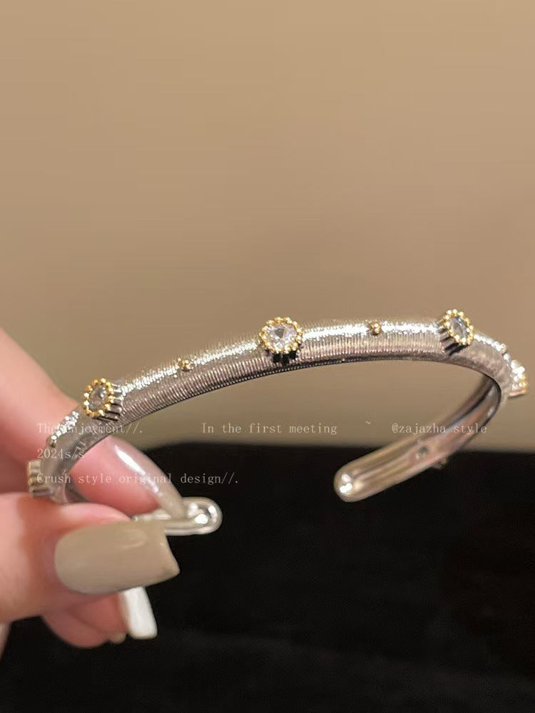 Elegant Rhinestone Bracelet – Vintage White All-Matching Jewelry