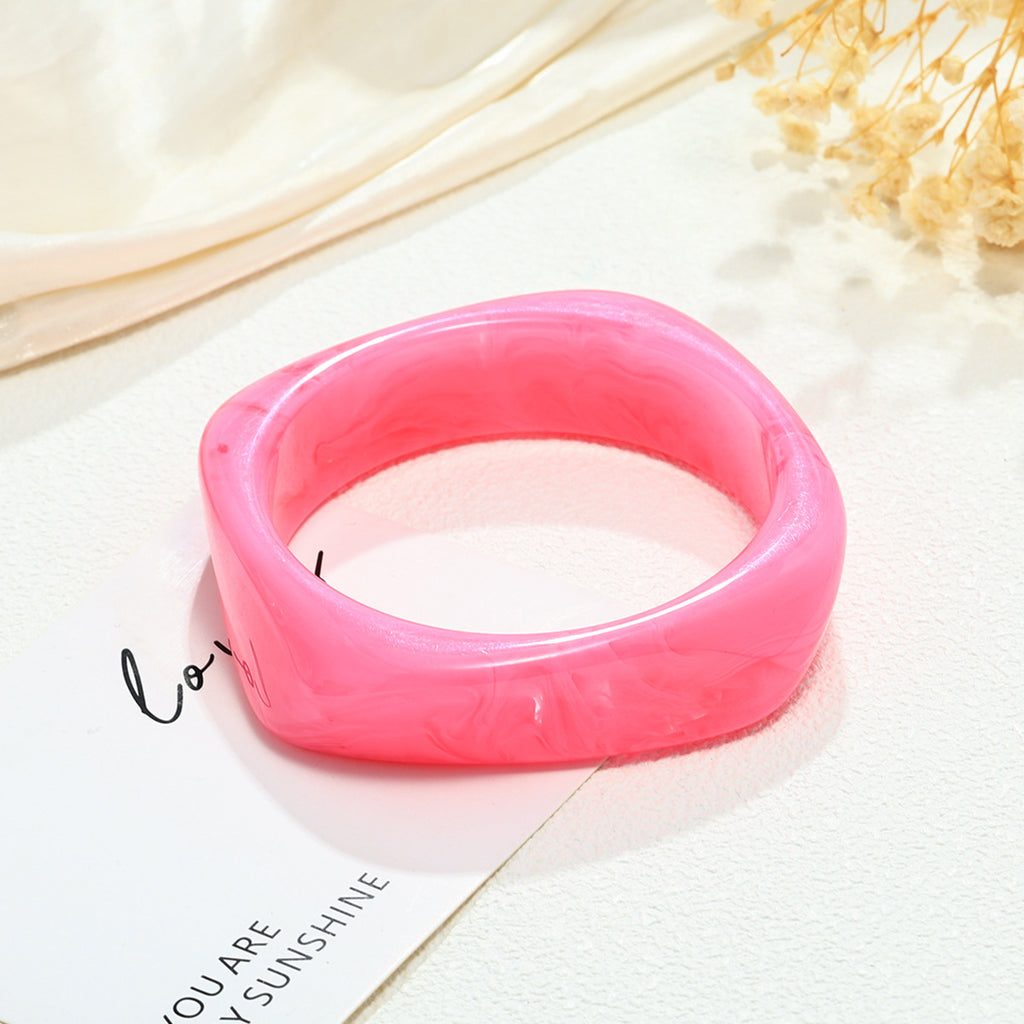Geometric Coffee Resin Bracelet
Modern Elegance in Every Curve