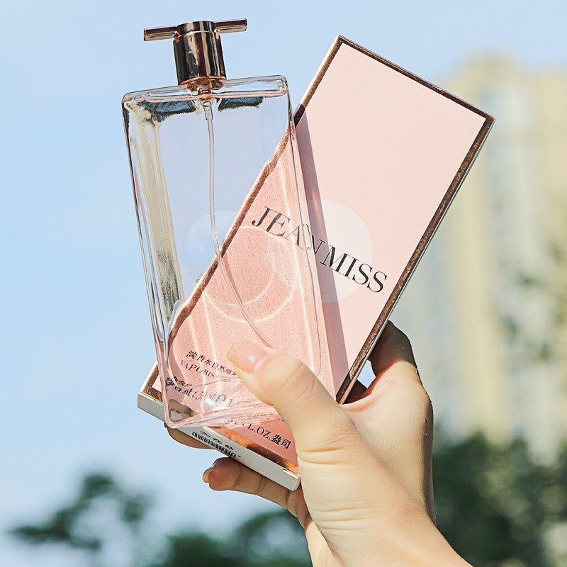 Floral Tone Perfume
Fresh, Feminine & Long-lasting