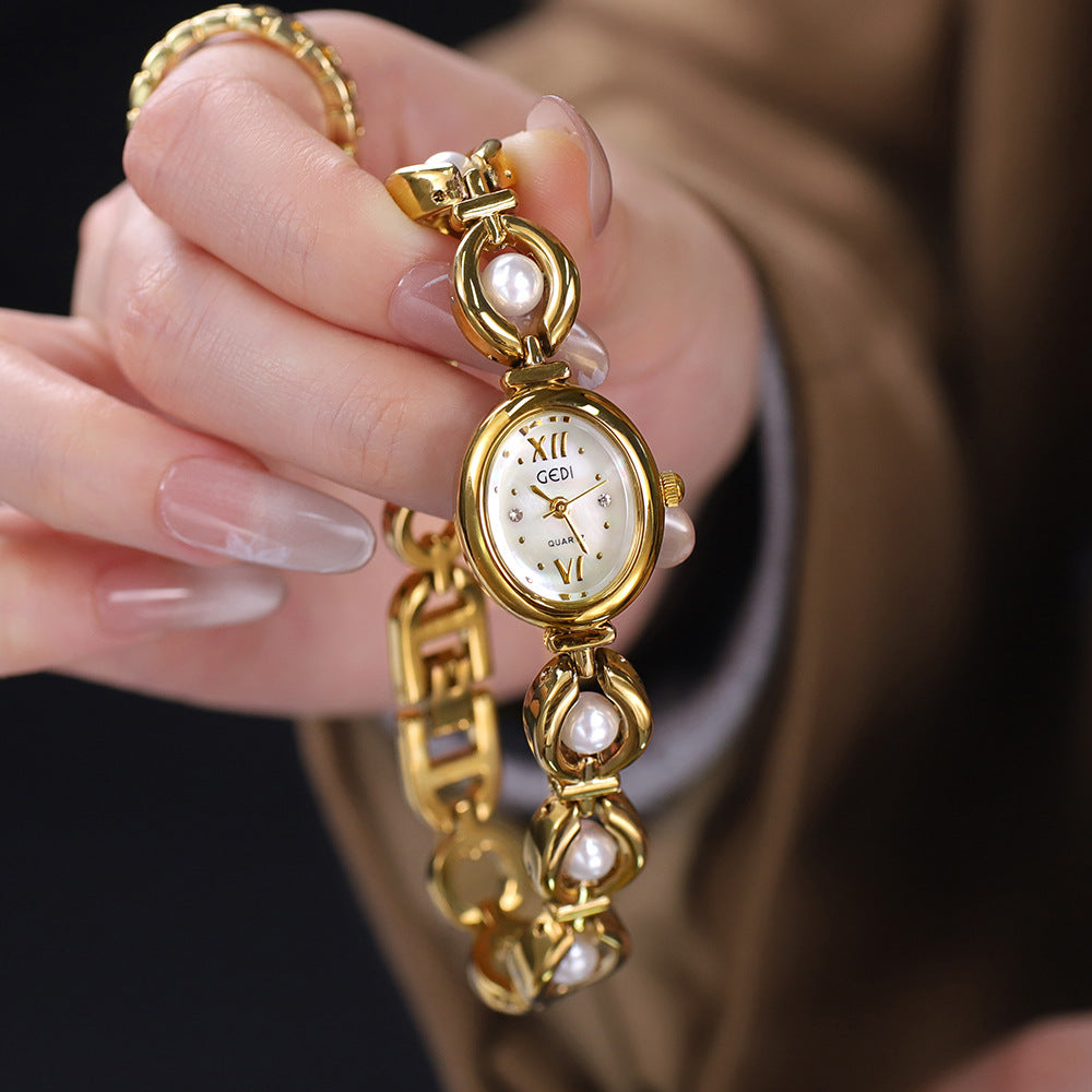 Gedi Emerald Pearl Bracelet Watch
Where Elegance Meets Time