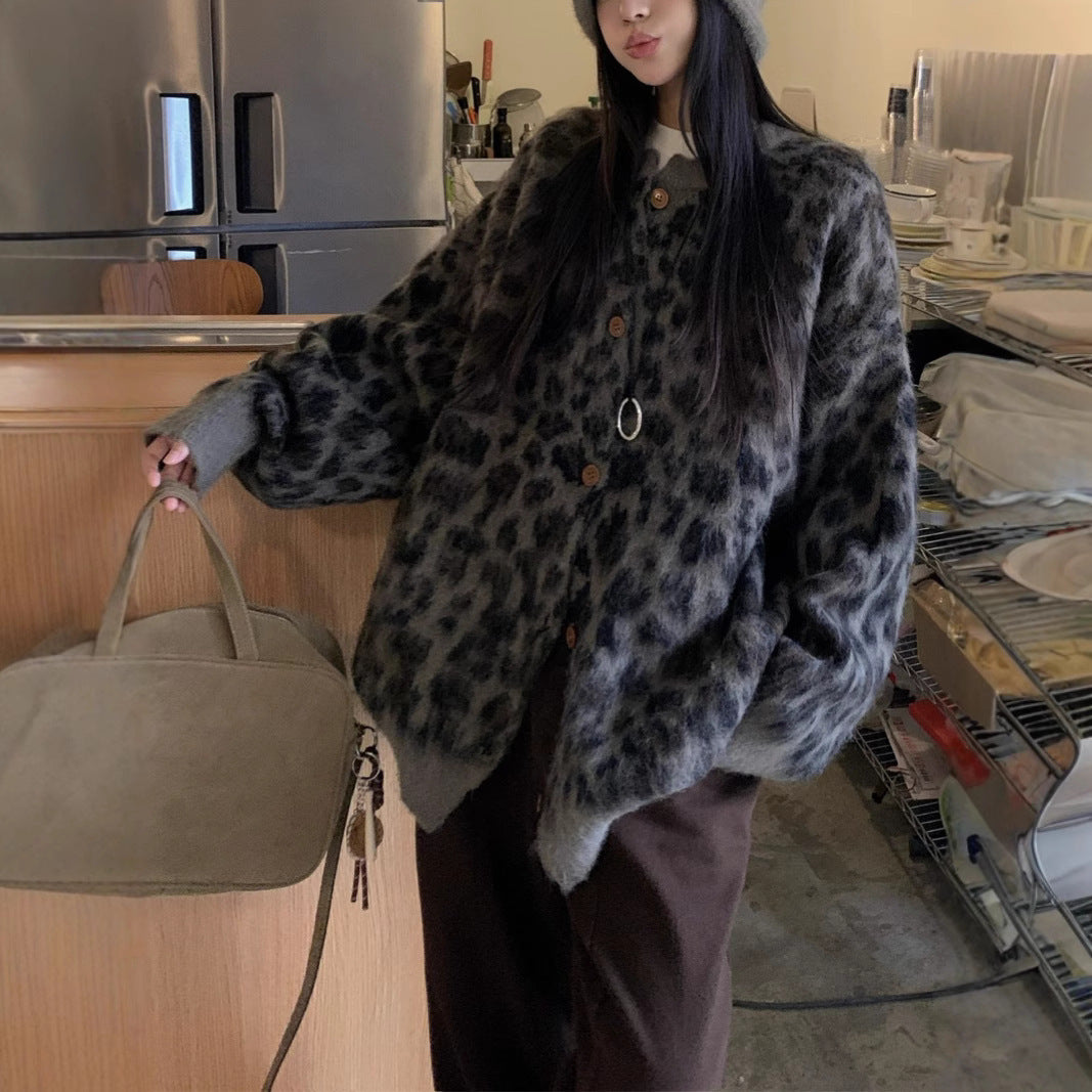 Women's Round-Neck Leopard Print Thickened Brushed Sweater