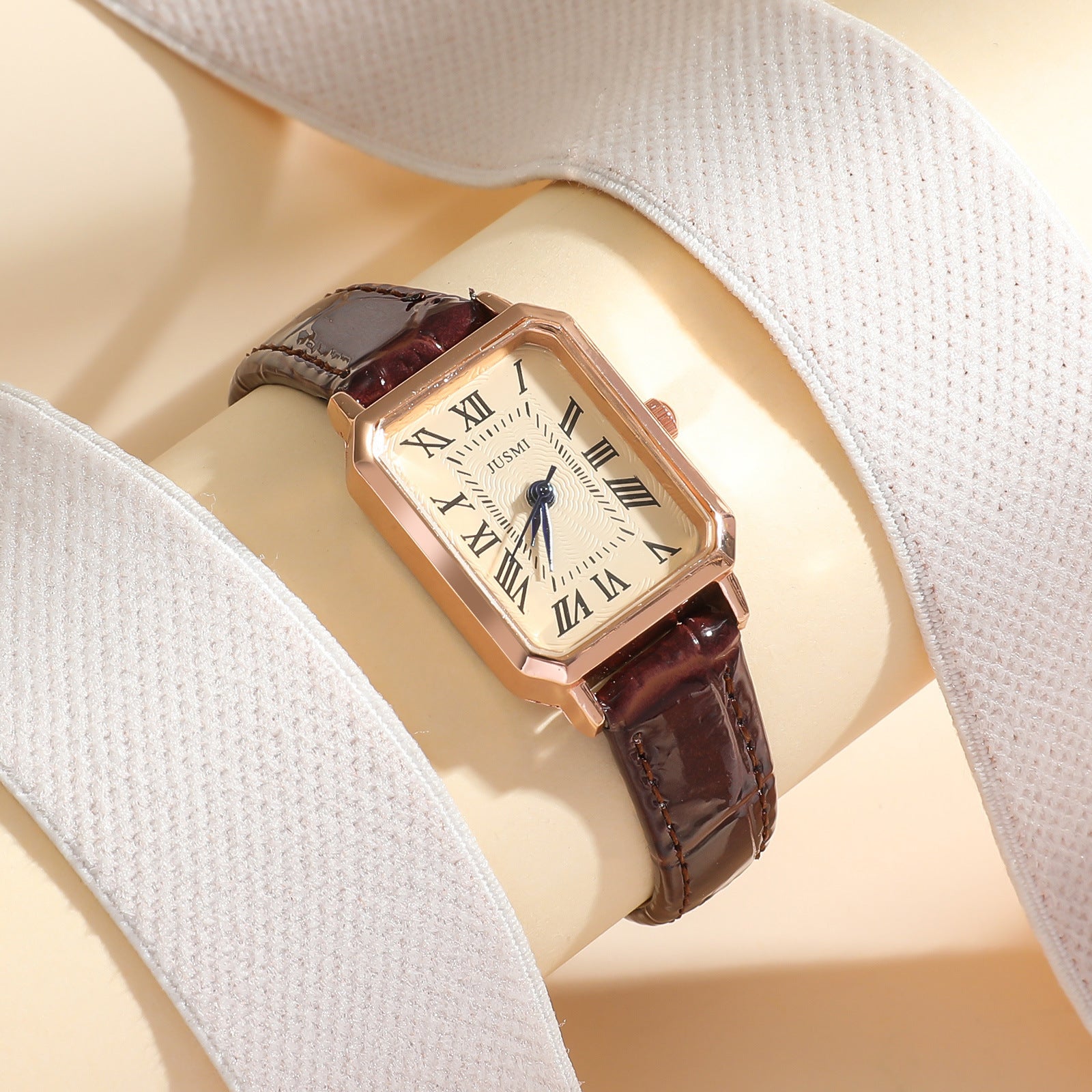 Women’s Square Quartz Watch
Timeless Elegance, Modern Style