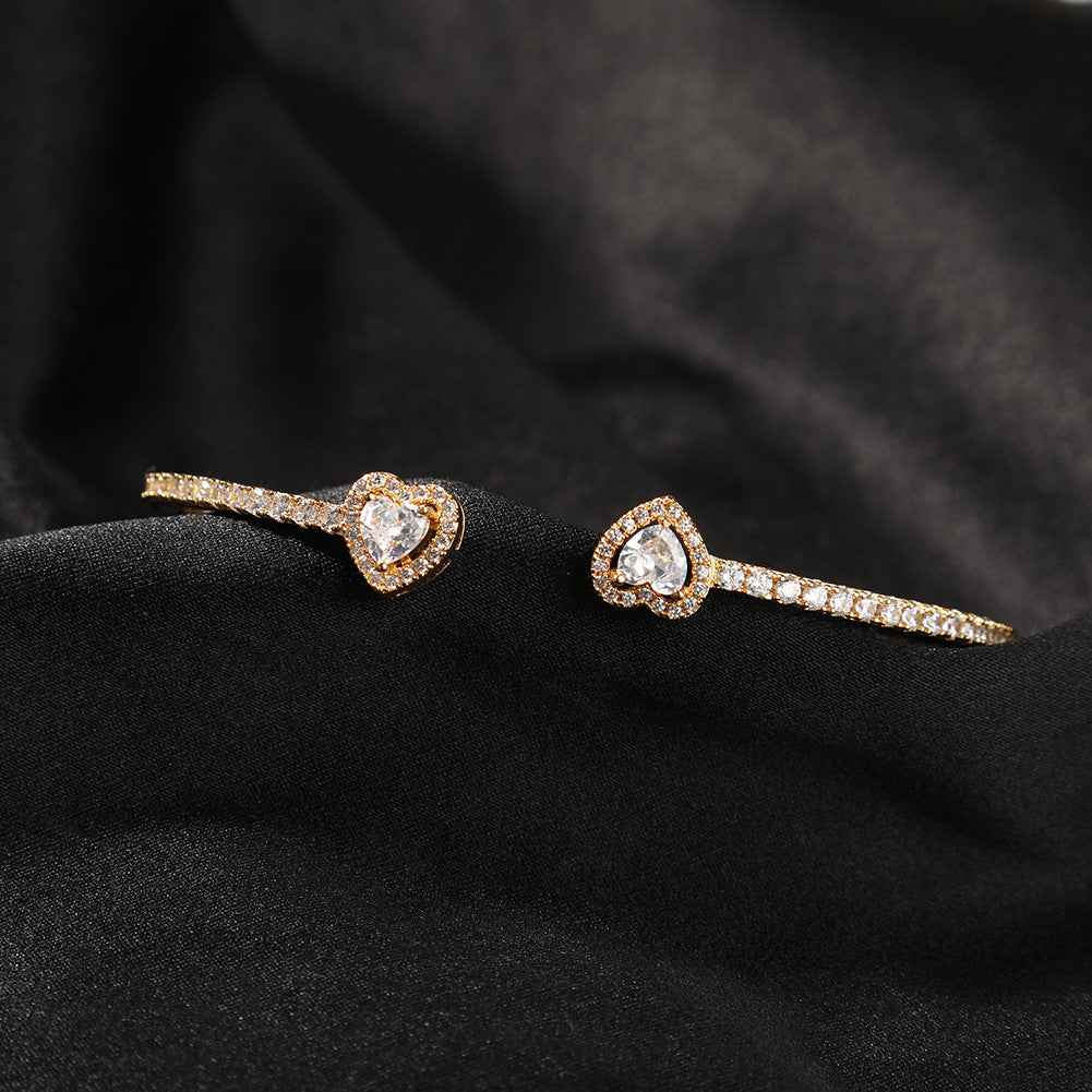 Heart Diamond Bracelet – Fine Circle Pair
Elegant Sparkle, Timeless Charm