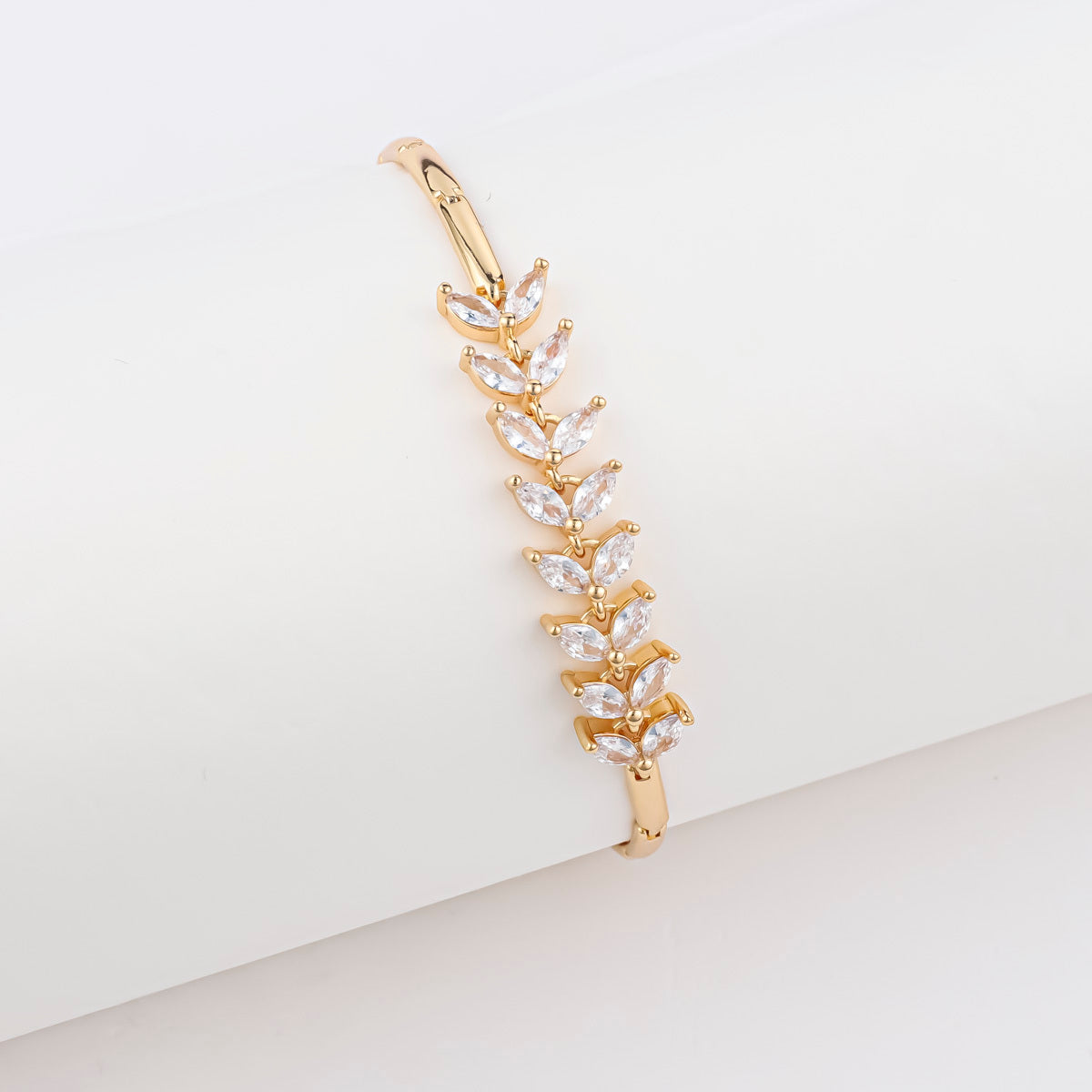 18K Gold-Plated Butterfly & Clover Copper Bracelet for Women