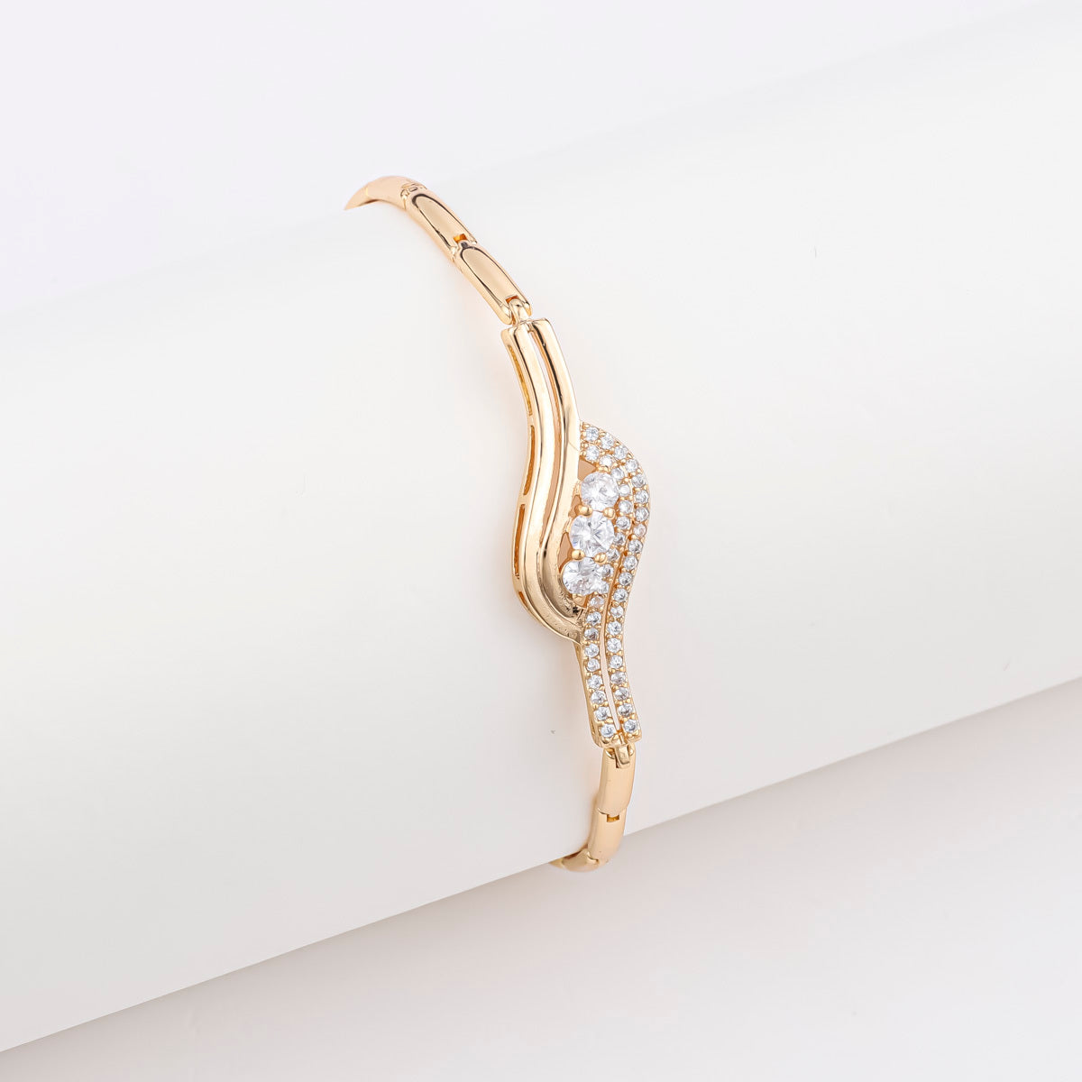18K Gold-Plated Butterfly & Clover Copper Bracelet for Women