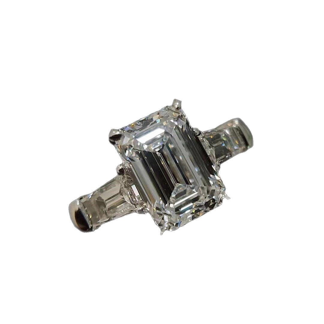 Seiko Small Sugar Cube Ring
Minimalist Elegance in Every Detail