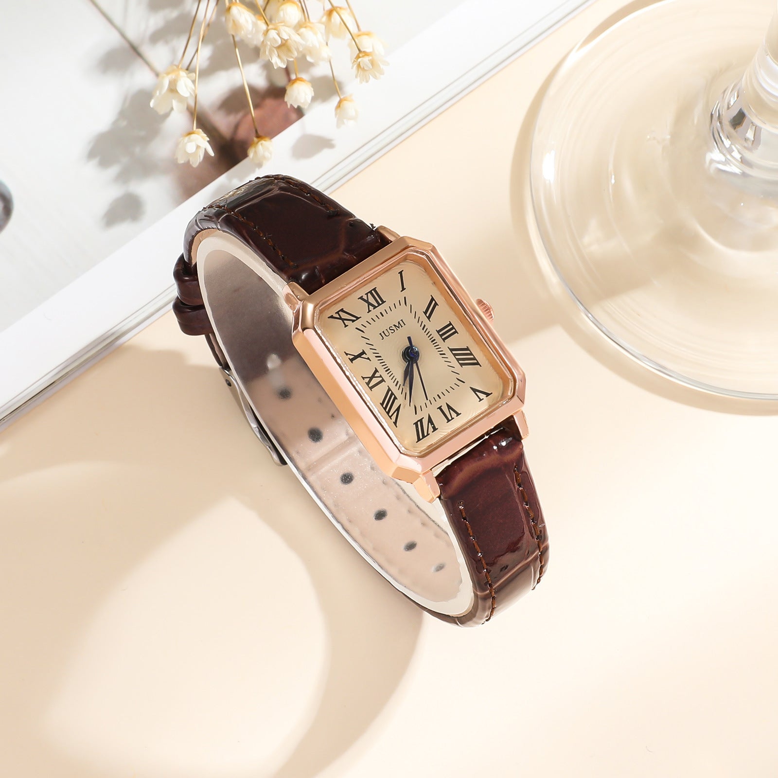 Women’s Square Quartz Watch
Timeless Elegance, Modern Style