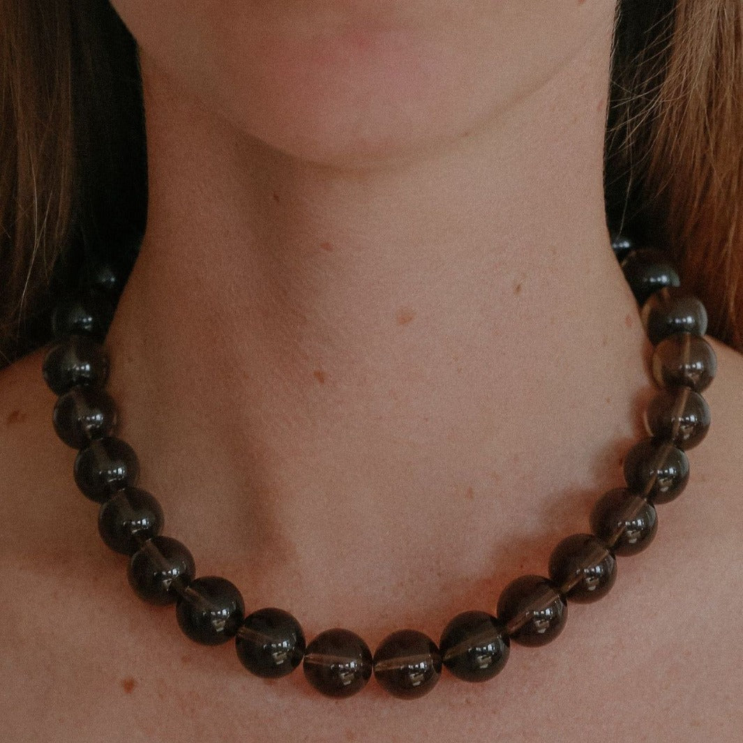 High-Grade Brown Beaded Clavicle Chain Necklace – Statement Jewelry