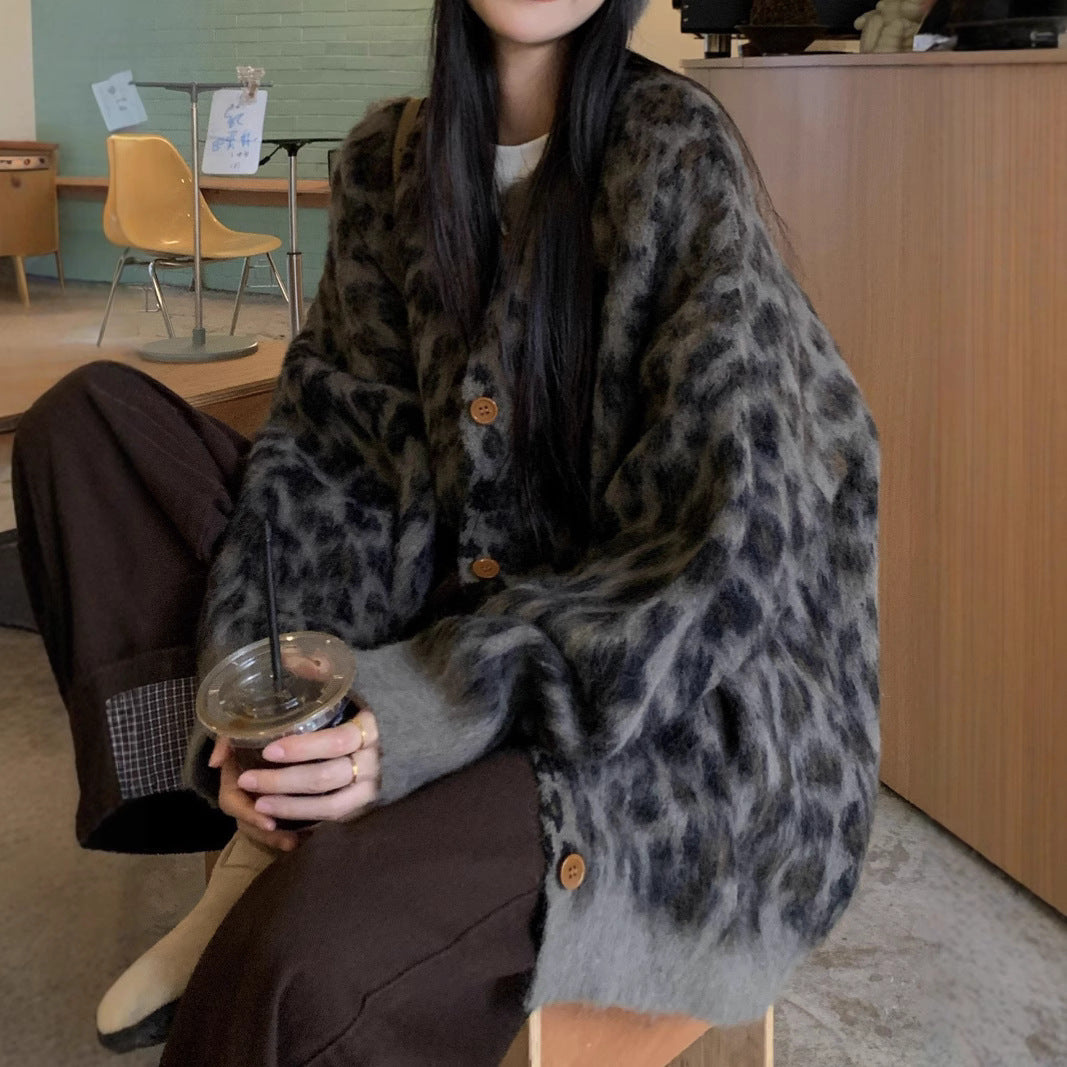 Women's Round-Neck Leopard Print Thickened Brushed Sweater